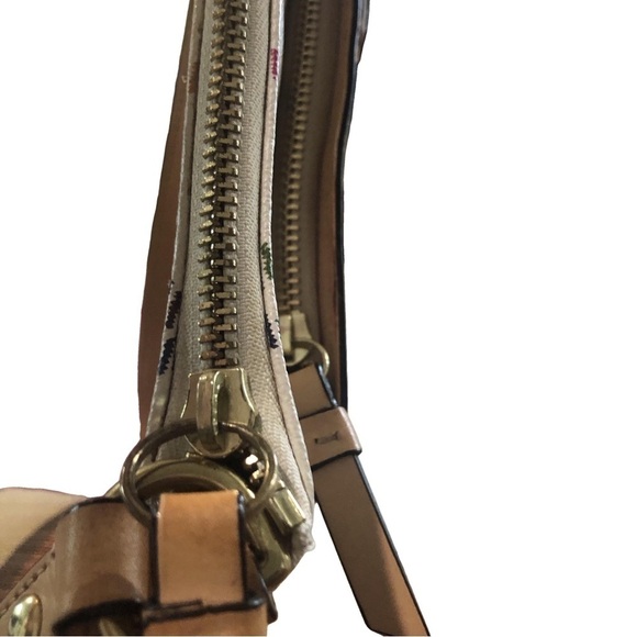 Coach Factory Peyton diagonal tattersall plaid shoulder crossbody zipper close - Picture 5 of 15